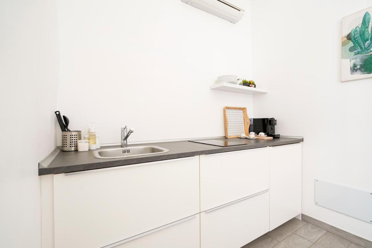 I 20 Archi Apartments Монополи Экстерьер фото